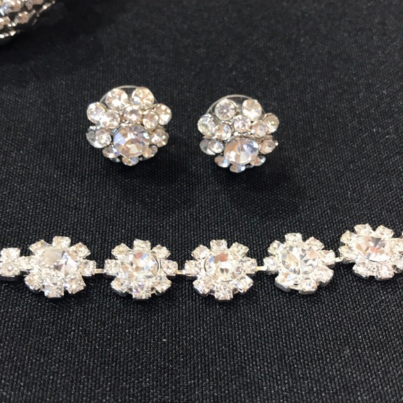 Bundle of Fashion Jewelry - Picture 4 of 8